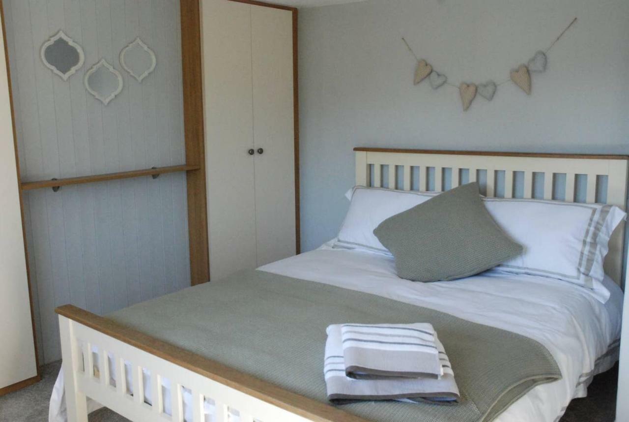 Hollyhock Cottage แอชฟอร์ด ภายนอก รูปภาพ